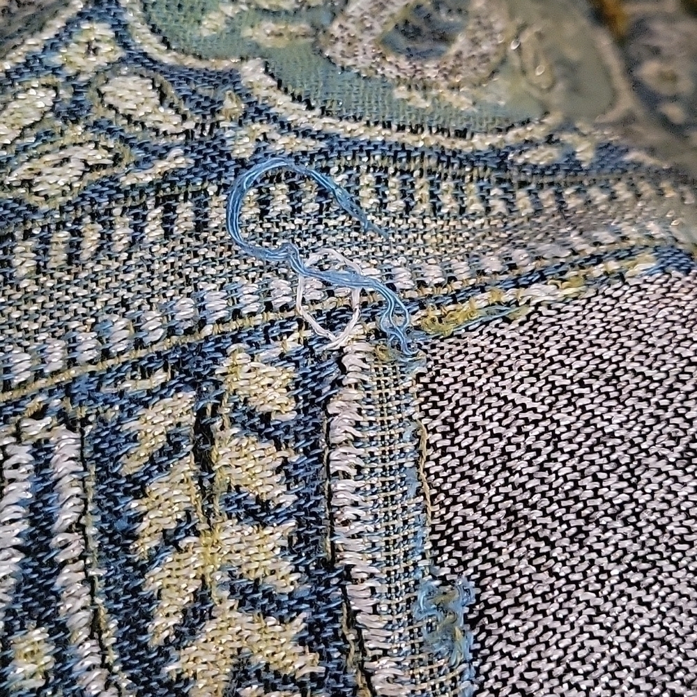 ISABELLA Paisley Jacquard Metallic Scarf Shawl Stole Blanket Wrap - Picture 9 of 10